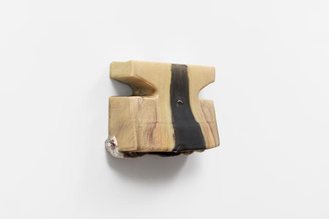 CrossLypka. unrott, 2024. Glazed ceramic. 6 ½ × 9 ½ × 3 inches.